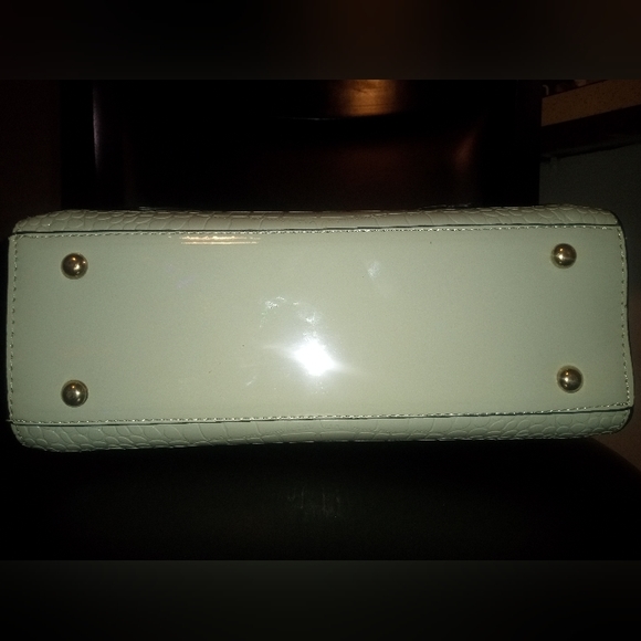 New Handbag - Picture 8 of 8